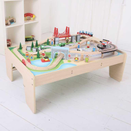 Bigjigs Rail dřevěná vláčkodráha se stolem - Město 61 dílů Bigjigs Rail dřevěná vláčkodráha se stolem - Město 61 dílů